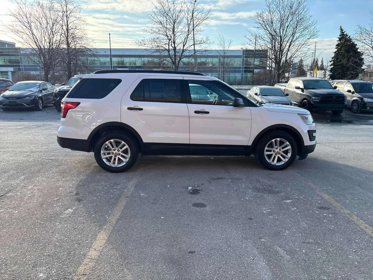 Ford Explorer * Base * CARFAX * 7-������ *  | Mobile.bg � ����������� 3