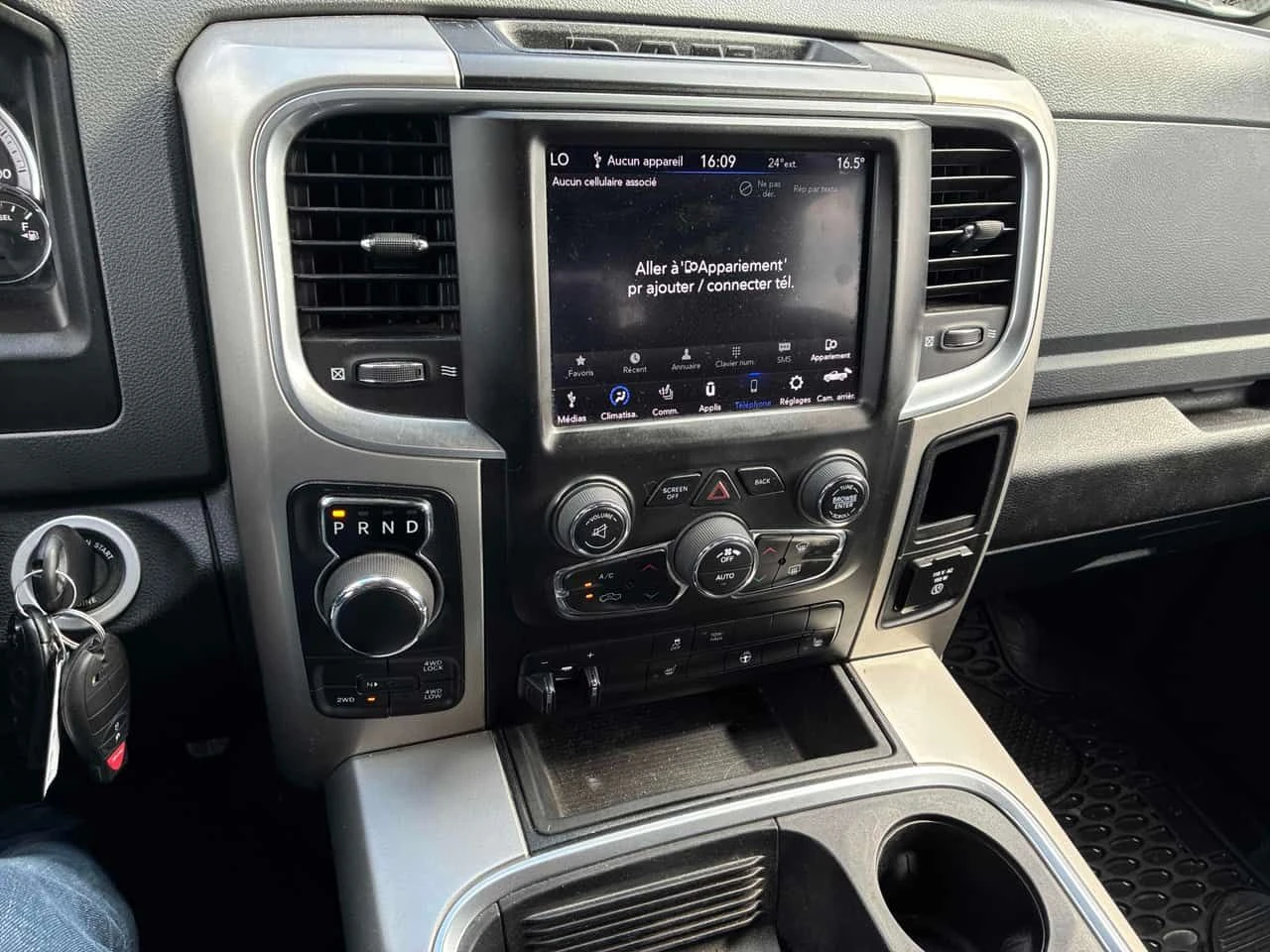 Dodge RAM 1500 * SLT * CARFAX * ЦЕНА ДО БГ, снимка 12 - Автомобили и джипове - 54740663