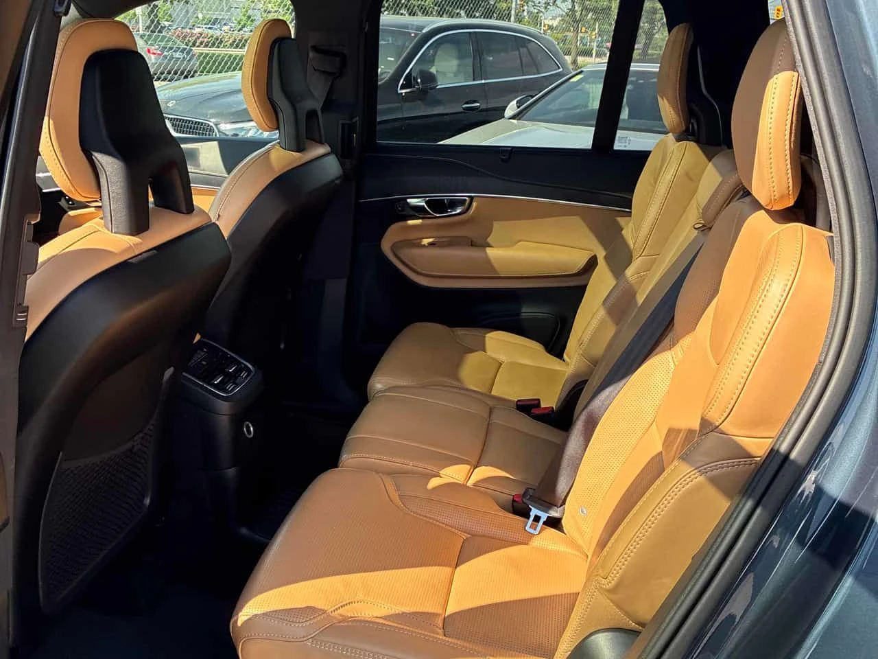 Volvo Xc90 | Inscription | HUD | ПАНОРАМА | ПОДГРЕВ | CARFAX|, снимка 14 - Автомобили и джипове - 54897308