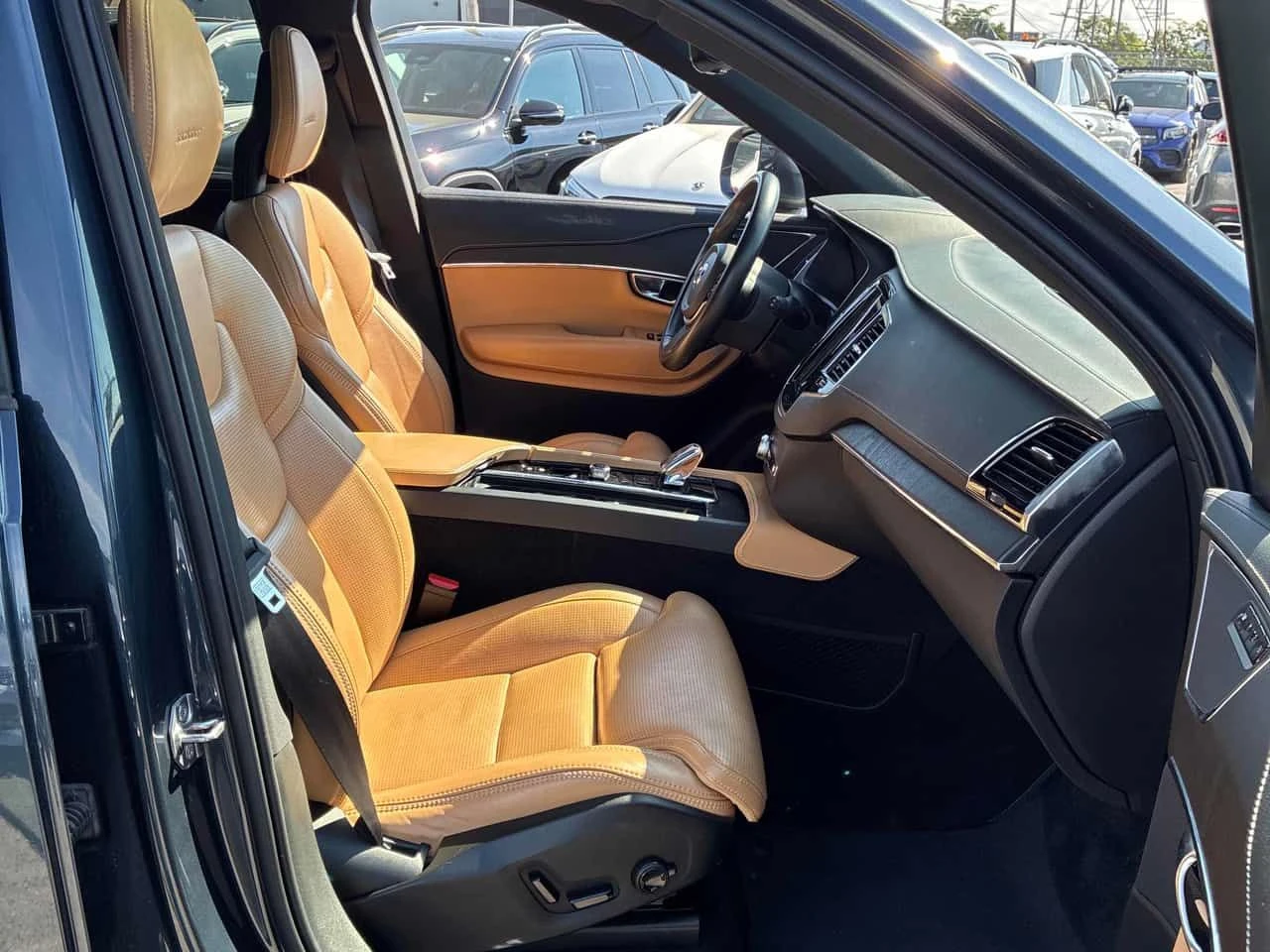 Volvo Xc90 | Inscription | HUD | ПАНОРАМА | ПОДГРЕВ | CARFAX|, снимка 16 - Автомобили и джипове - 54897308