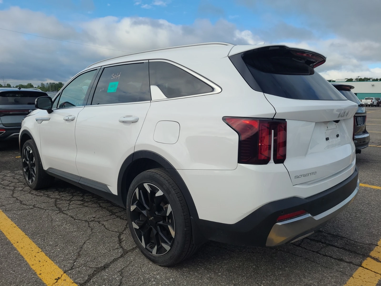 Kia Sorento 2.5 T-GDI* Чист CARFAX* 7-Местен* Добре оборудван*, снимка 3 - Автомобили и джипове - 55024728