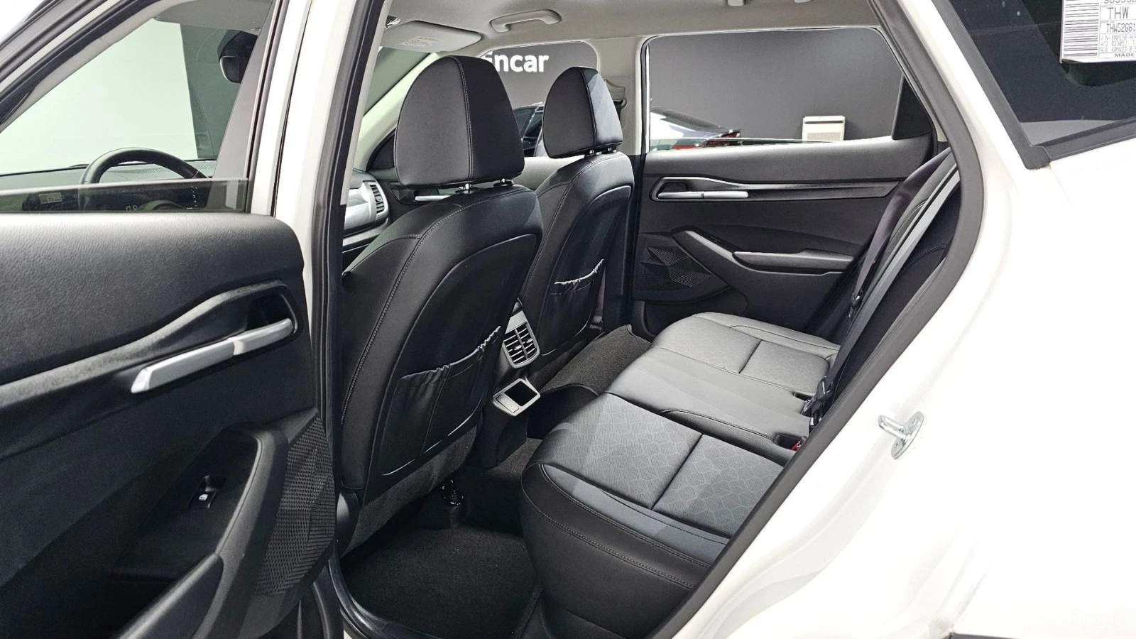 Kia Seltos 2.0 2WD Prestige* КОЖА* ОБДУХВ* НАВИ, снимка 9 - Автомобили и джипове - 55513878