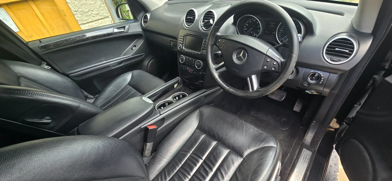 Mercedes-Benz ML 320, снимка 3 - Автомобили и джипове - 55618656