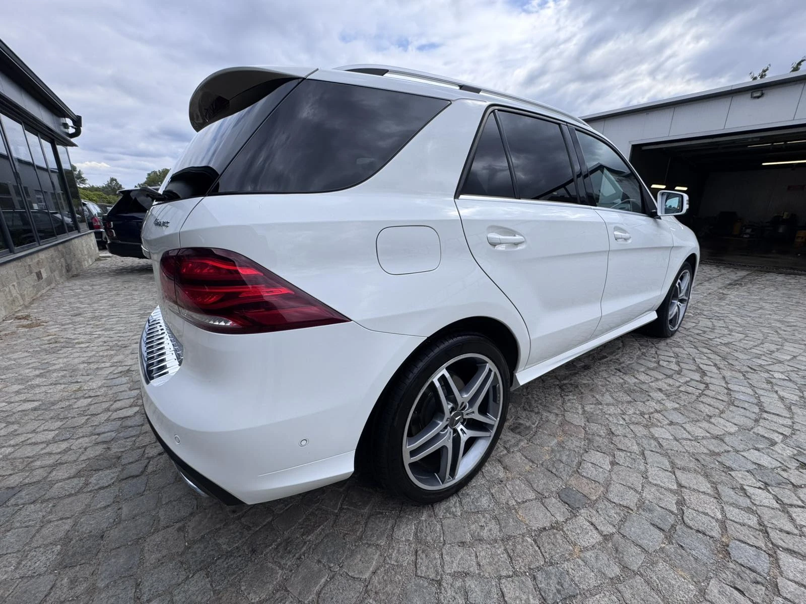 Mercedes-Benz GLE 350 4 Matic, снимка 3 - Автомобили и джипове - 56272191