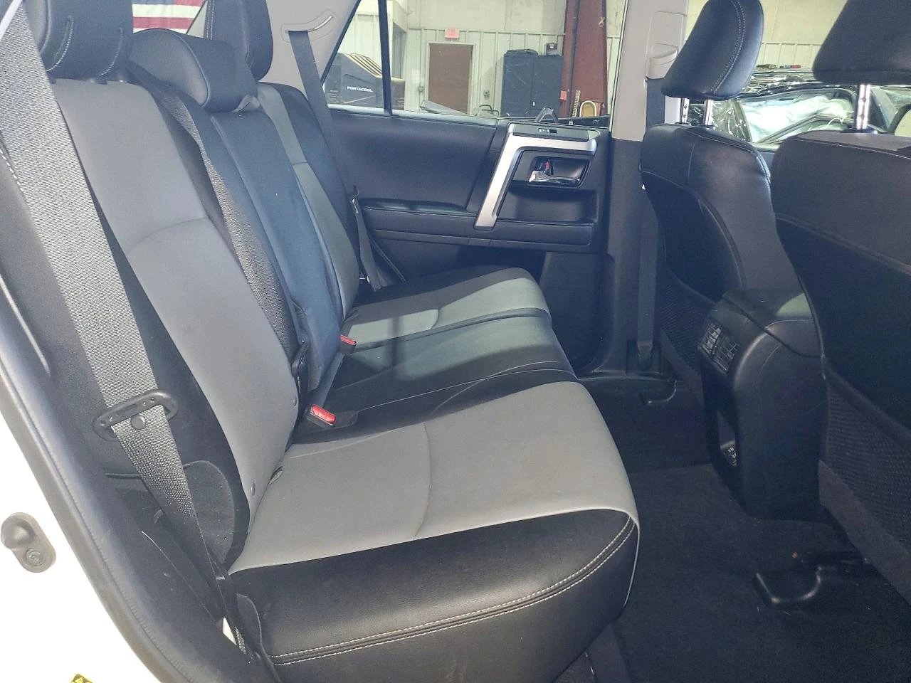 Toyota 4runner Sr5 Premium, снимка 10 - Автомобили и джипове - 56454365