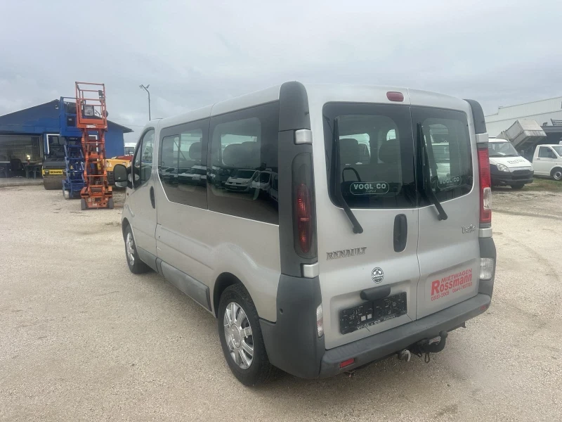 Renault Trafic, снимка 7 - Бусове и автобуси - 48212380