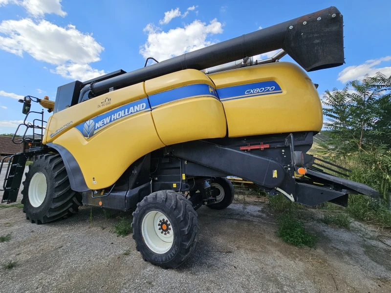 Комбайн New Holland CX8070, снимка 2 - Селскостопанска техника - 48729071