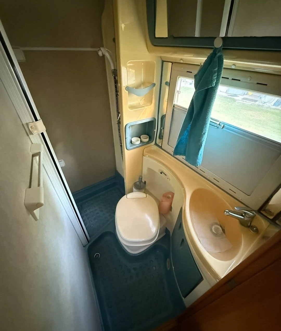 Кемпер Mercedes-Benz Sprinter 2.2CDI, снимка 13 - Каравани и кемпери - 55485343