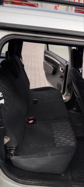 Dacia Logan Газ  бензин, снимка 15