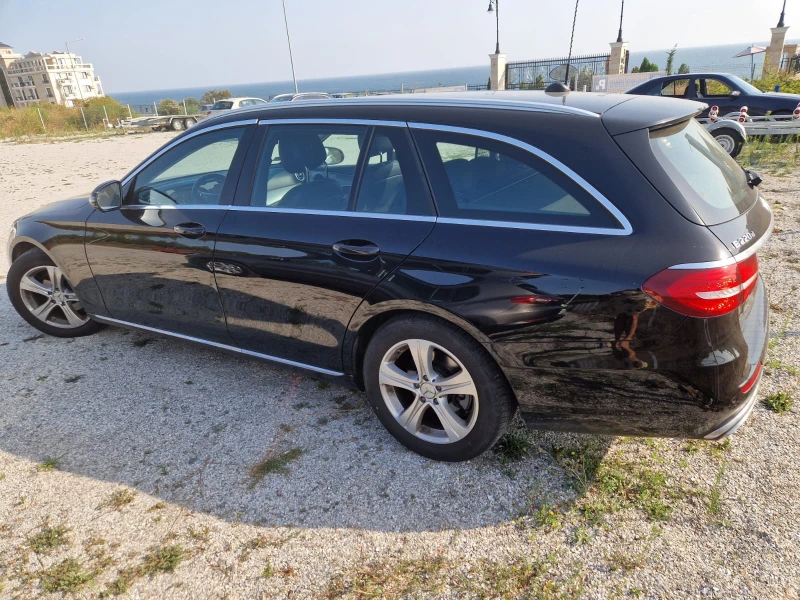 Mercedes-Benz E 220, снимка 4 - Автомобили и джипове - 47133693