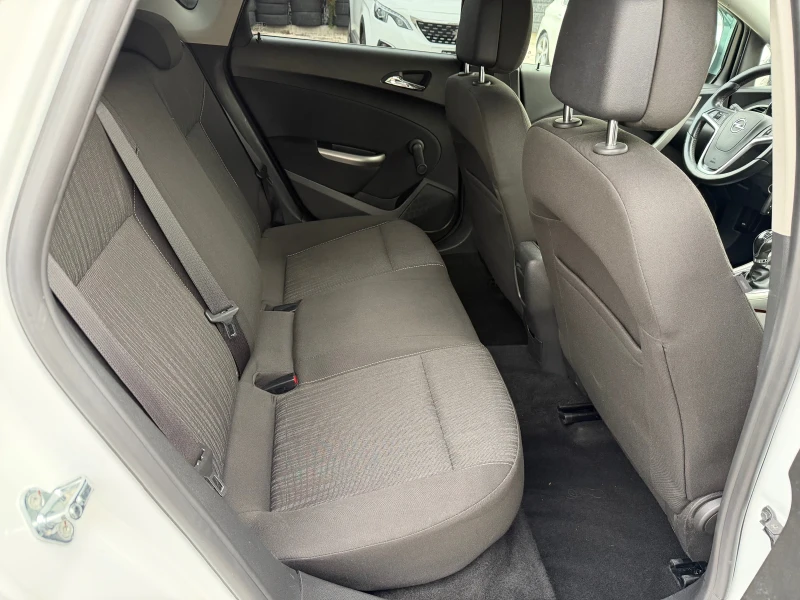 Opel Astra 1.4 турбо 120кс  , снимка 11 - Автомобили и джипове - 52109707