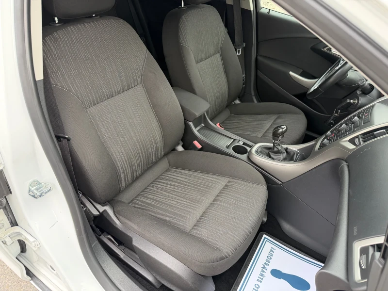 Opel Astra 1.4 турбо 120кс  , снимка 9 - Автомобили и джипове - 52109707