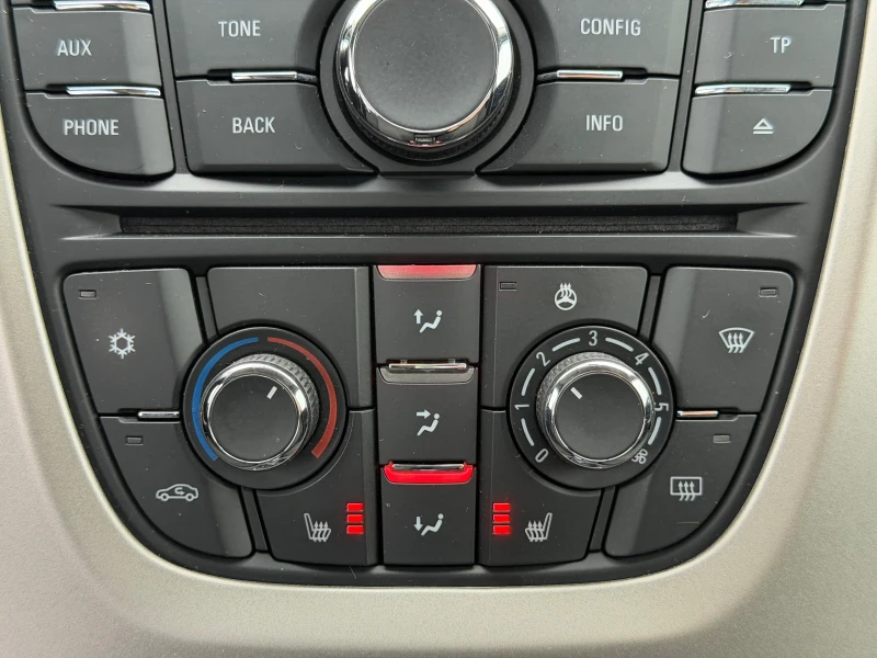 Opel Astra 1.4 турбо 120кс  , снимка 15 - Автомобили и джипове - 52109707