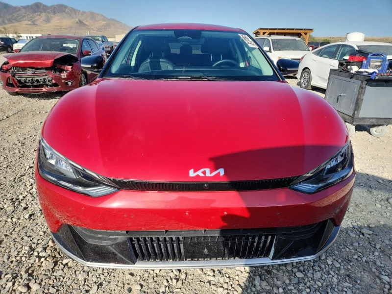 Kia EV6 LIGHT* 4x4* CARFAX, снимка 5 - Автомобили и джипове - 52813778