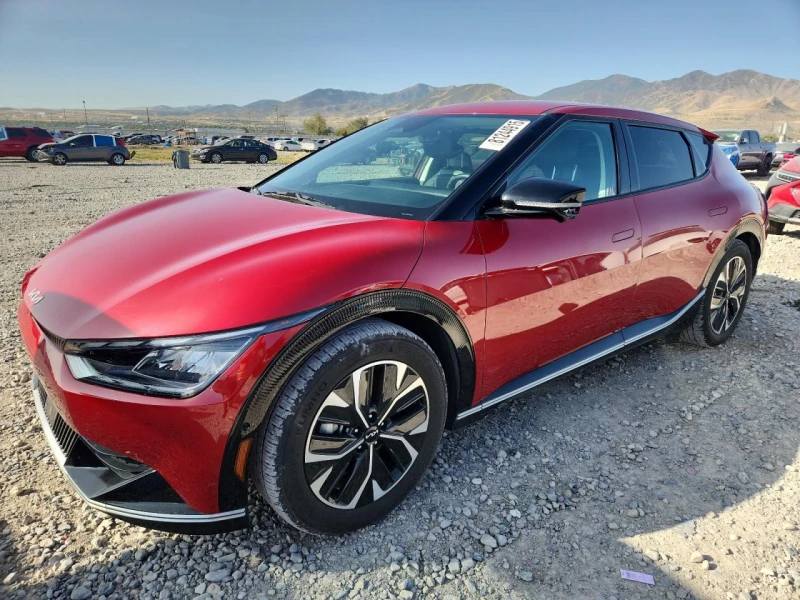 Kia EV6 LIGHT* 4x4* CARFAX, снимка 2 - Автомобили и джипове - 52813778