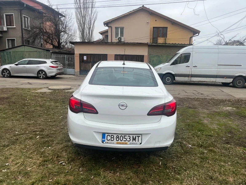 Opel Astra J, снимка 4 - Автомобили и джипове - 52949732