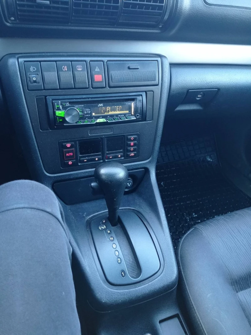 Audi A4, снимка 7 - Автомобили и джипове - 53065828
