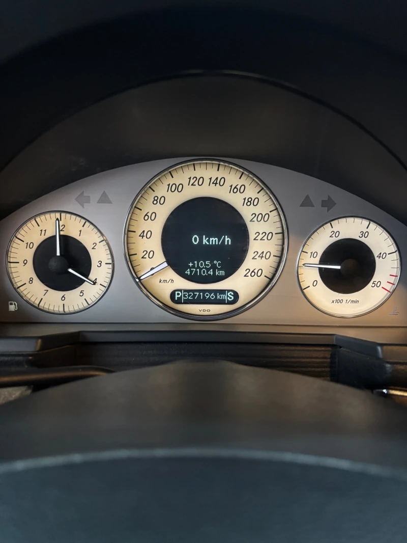 Mercedes-Benz E 320, снимка 10 - Автомобили и джипове - 53237144