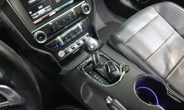 Ford Mustang, снимка 8 - Автомобили и джипове - 54065500