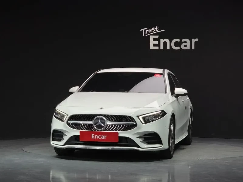 Mercedes-Benz A 220 AMG Line Hatchback, снимка 3 - Автомобили и джипове - 55716079