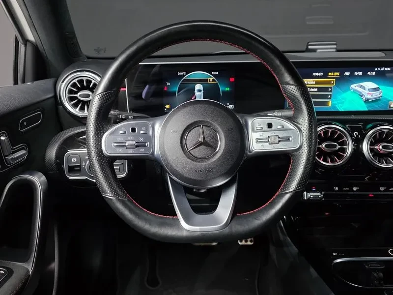 Mercedes-Benz A 220 AMG Line Hatchback, снимка 15 - Автомобили и джипове - 55716079