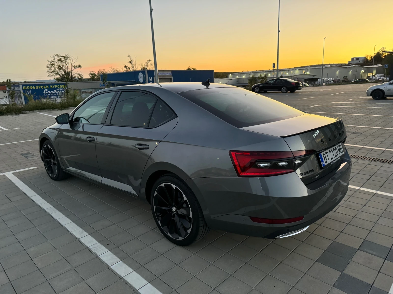 Skoda Superb 4x4 Sportline, Гаранционна - изображение 2