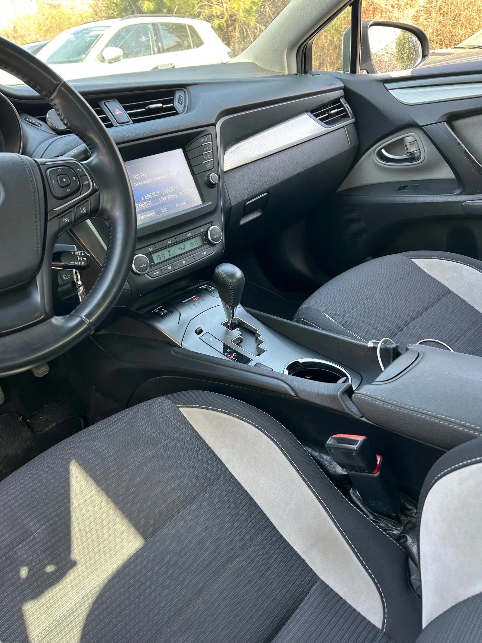 Toyota Avensis  - изображение 10