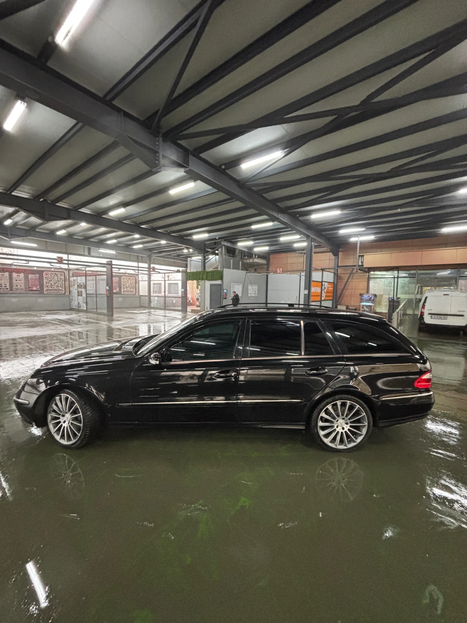 Mercedes-Benz E 320  - изображение 6