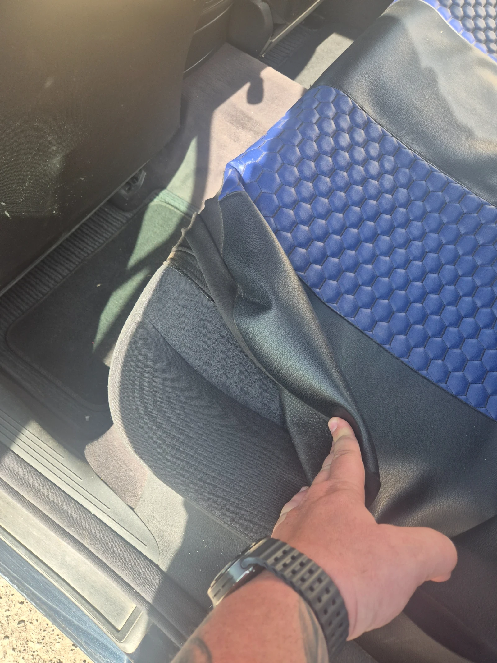 Mercedes-Benz E 220, снимка 12 - Автомобили и джипове - 53757719