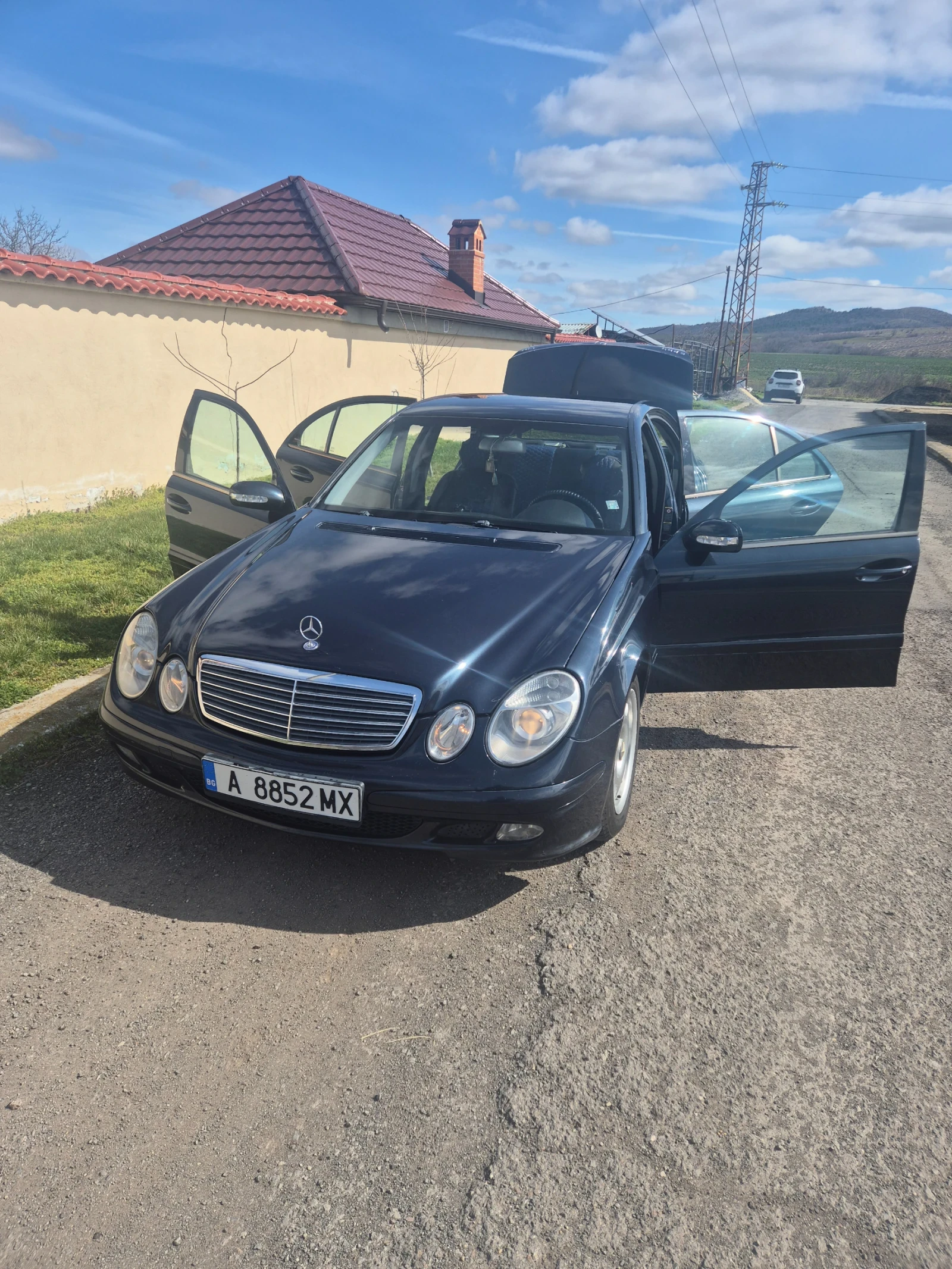 Mercedes-Benz E 220, снимка 10 - Автомобили и джипове - 53757719