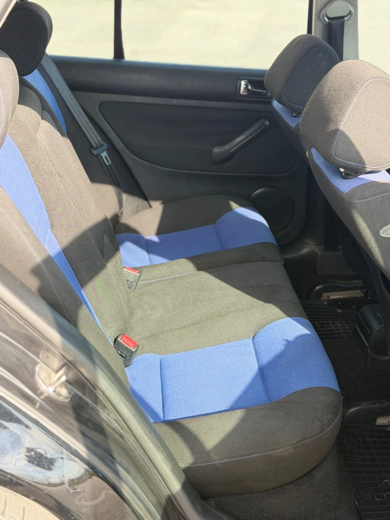 VW Golf 1.9 TDI/90коня * EDITION* , снимка 16 - Автомобили и джипове - 53850694