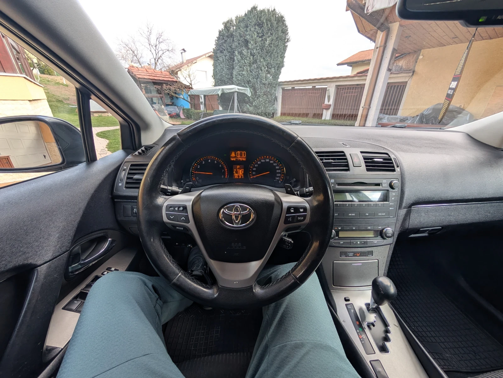 Toyota Avensis 2.0, снимка 8 - Автомобили и джипове - 54450746