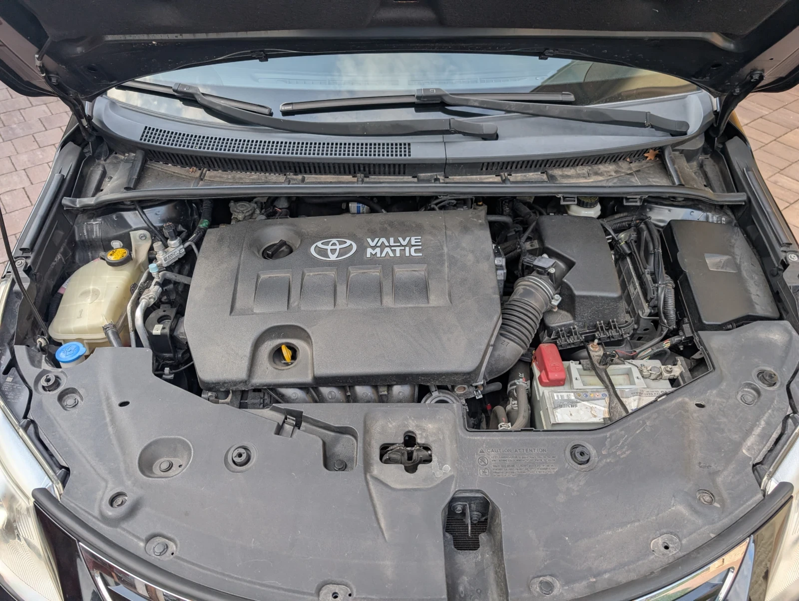 Toyota Avensis 2.0, снимка 12 - Автомобили и джипове - 54450746