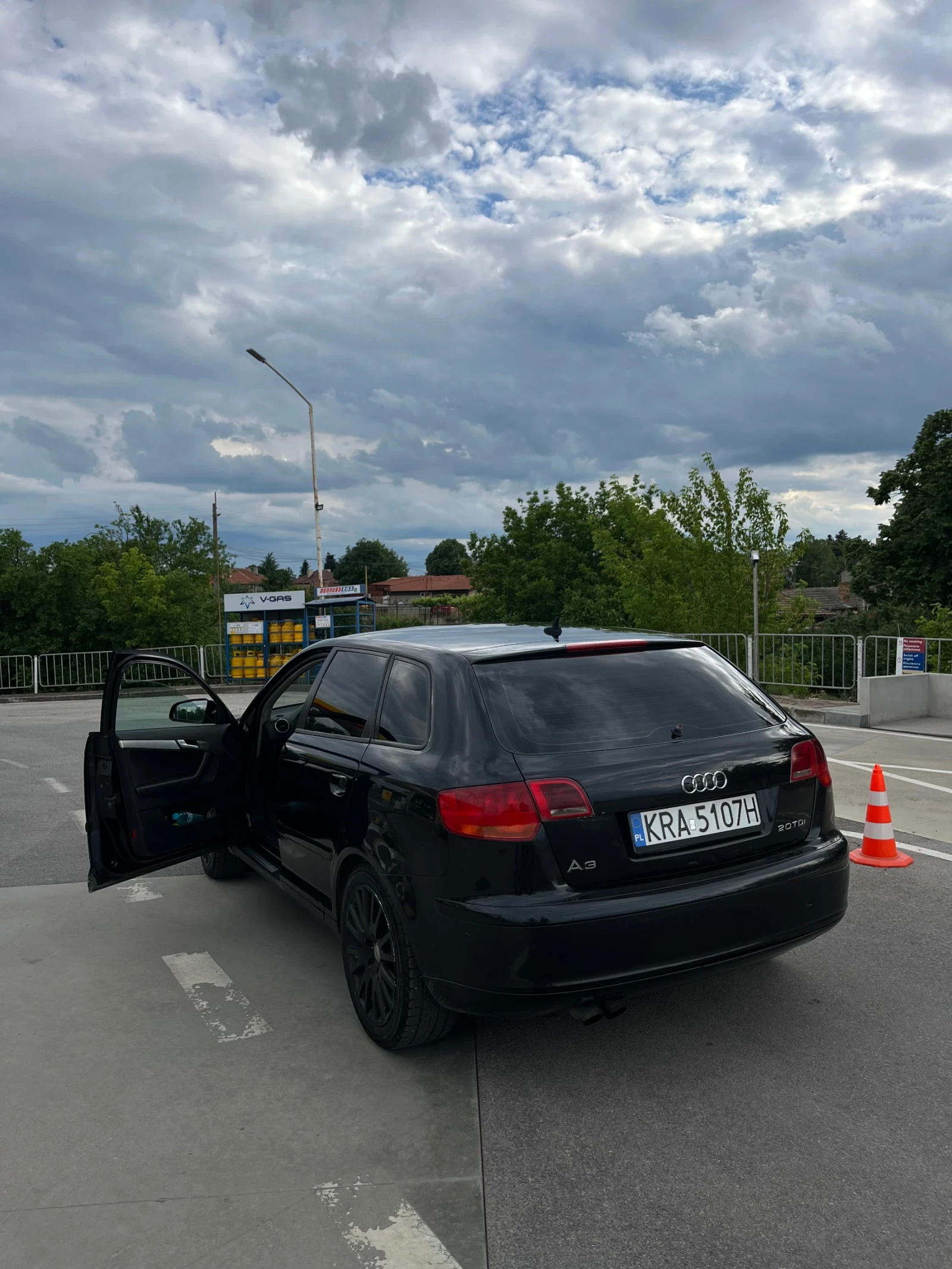 Audi A3 2.0TDI, снимка 4 - Автомобили и джипове - 54016277