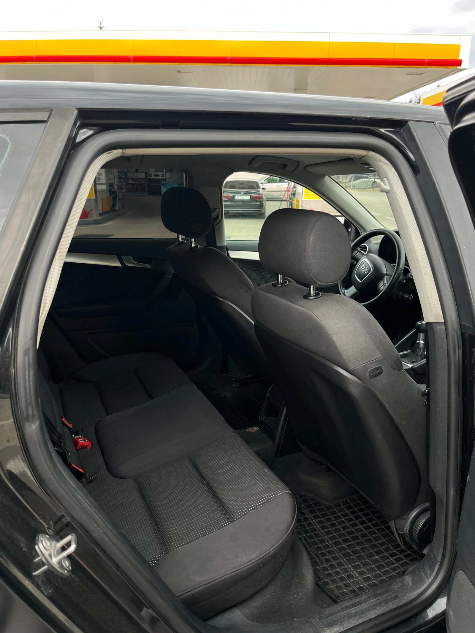 Audi A3 2.0TDI, снимка 5 - Автомобили и джипове - 54016277