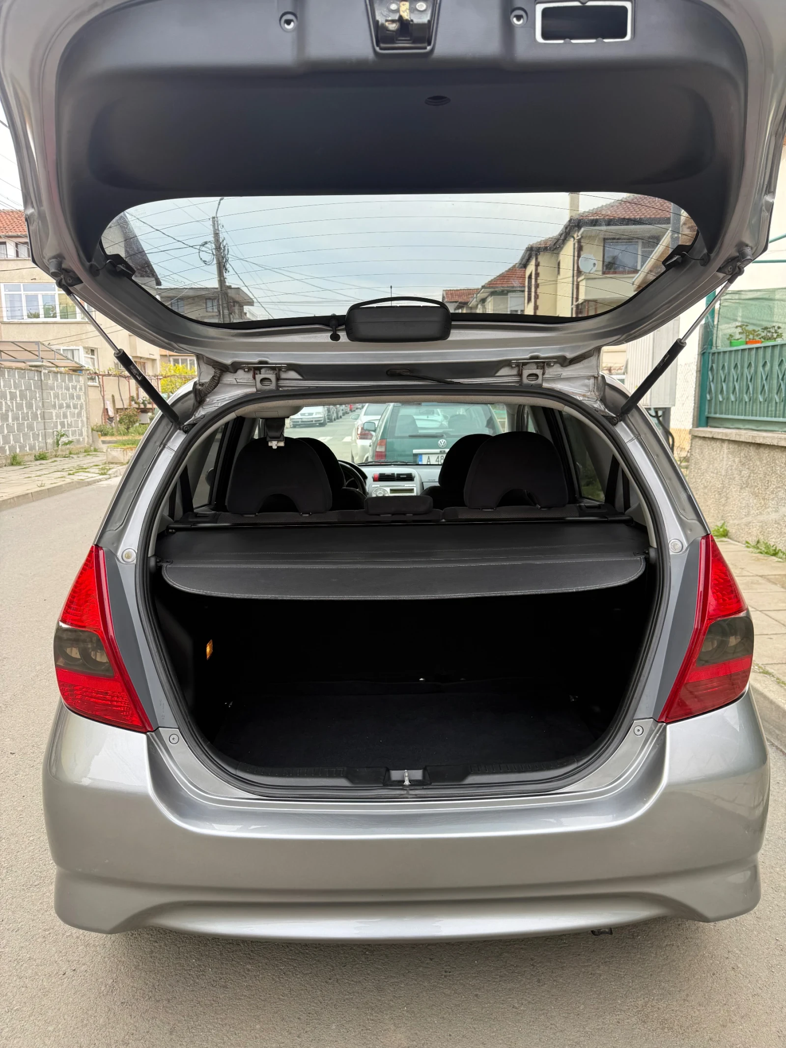 Honda Jazz 1.4i 100% РЕАЛЕН ПРОБЕГ РЕГИСТРИРАН ВИДЕО ЛИЗИНГ, снимка 6 - Автомобили и джипове - 54440883