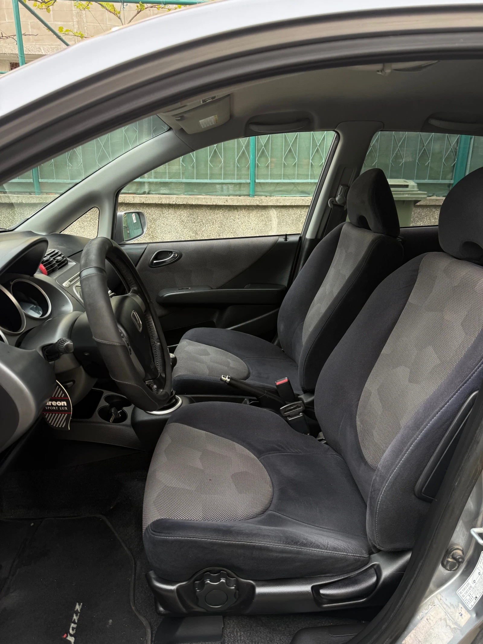 Honda Jazz 1.4i 100% РЕАЛЕН ПРОБЕГ РЕГИСТРИРАН ВИДЕО ЛИЗИНГ, снимка 9 - Автомобили и джипове - 54440883