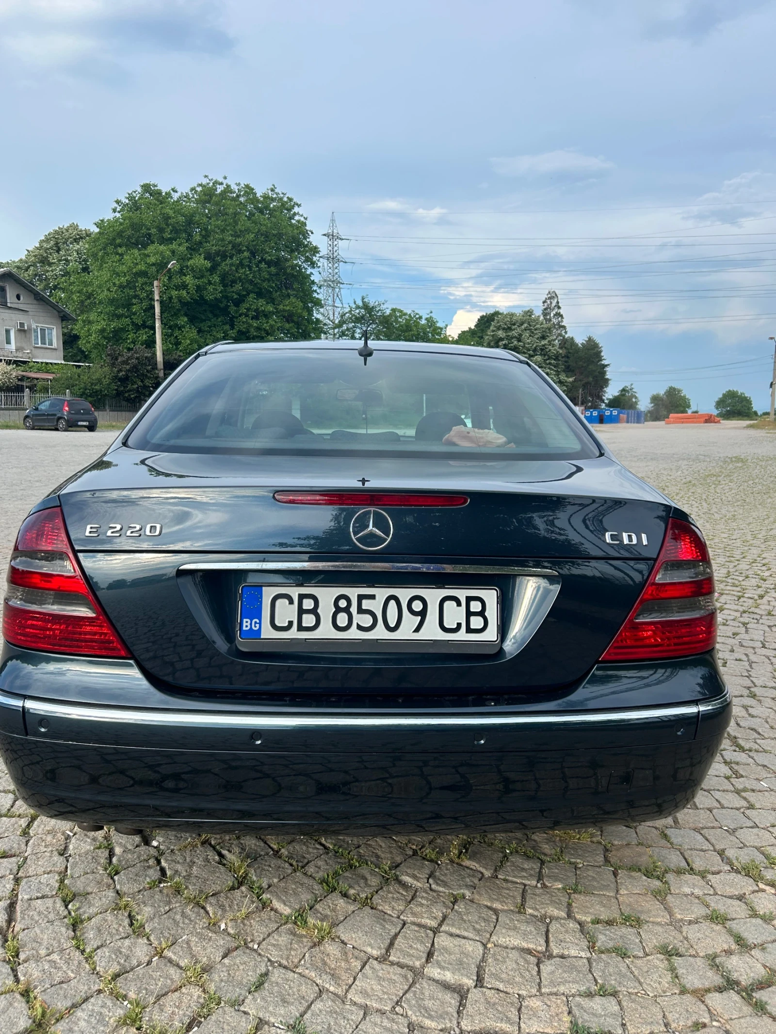 Mercedes-Benz E 220, снимка 7 - Автомобили и джипове - 55480697