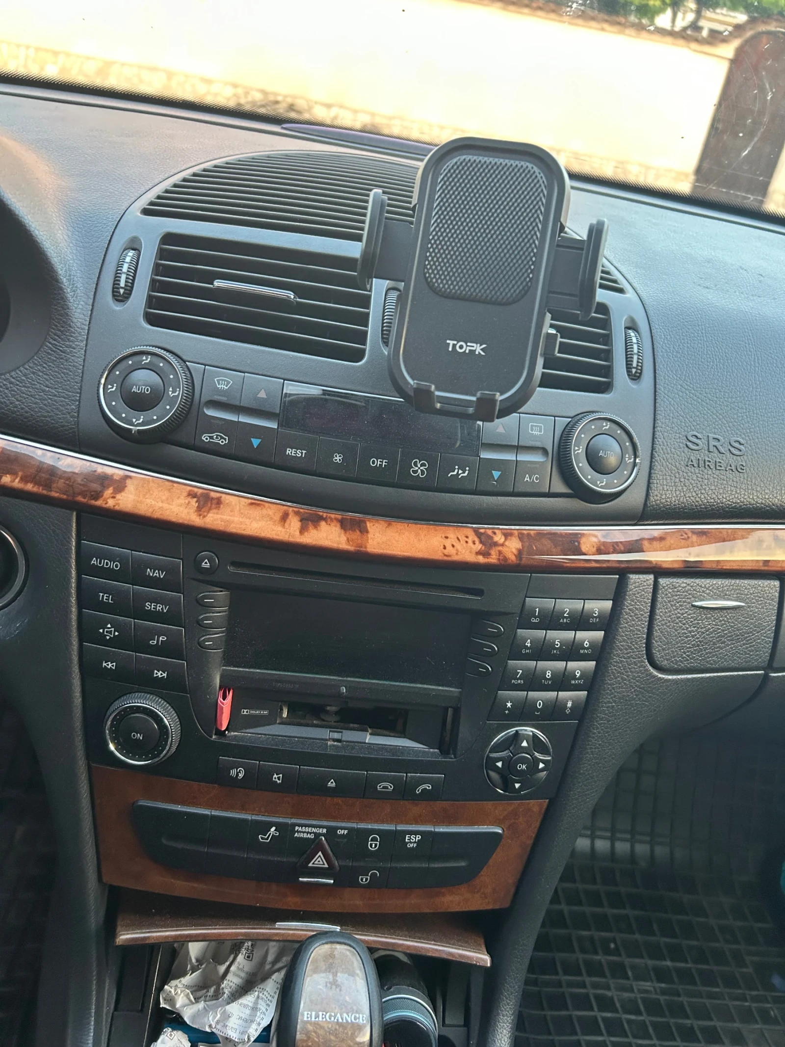 Mercedes-Benz E 220, снимка 12 - Автомобили и джипове - 55480697