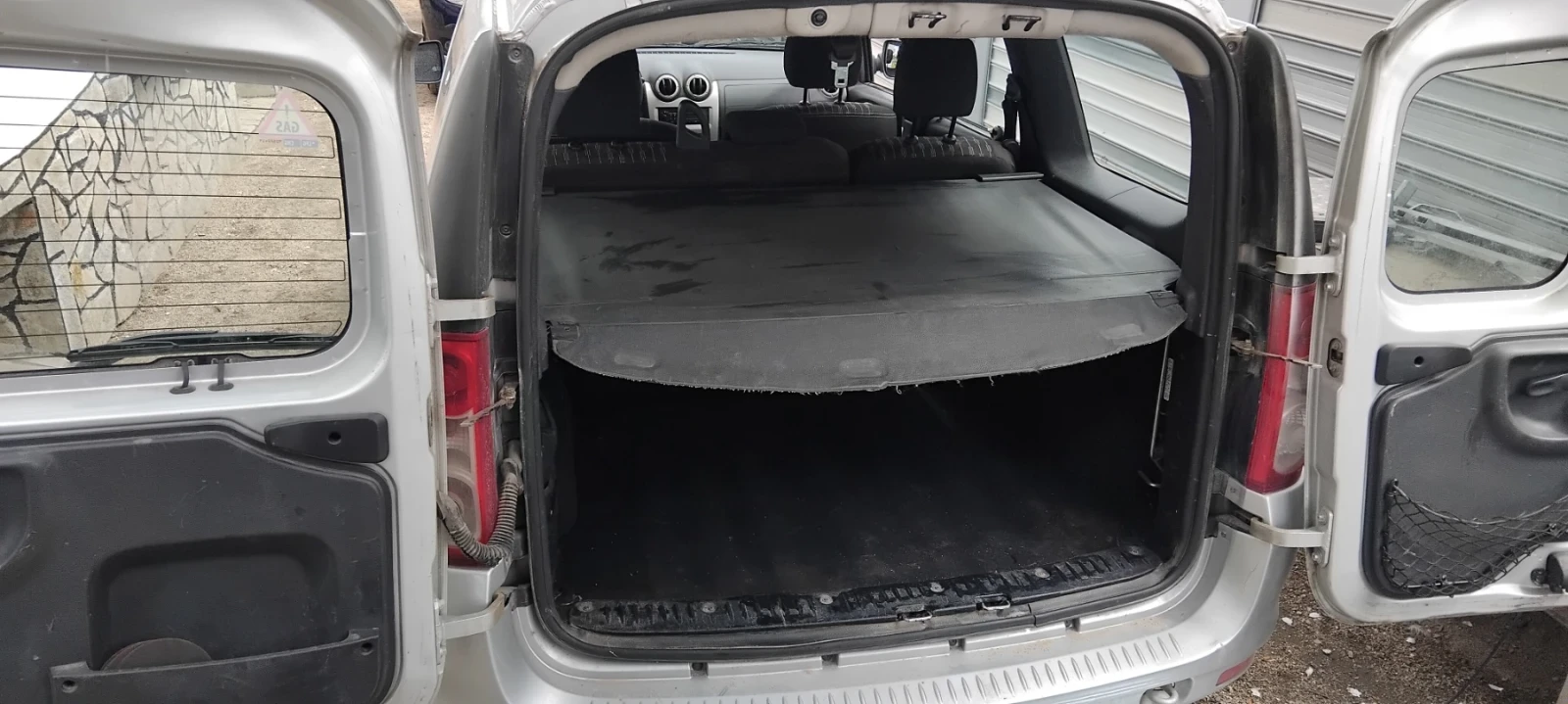 Dacia Logan Газ  бензин, снимка 14 - Автомобили и джипове - 55954320