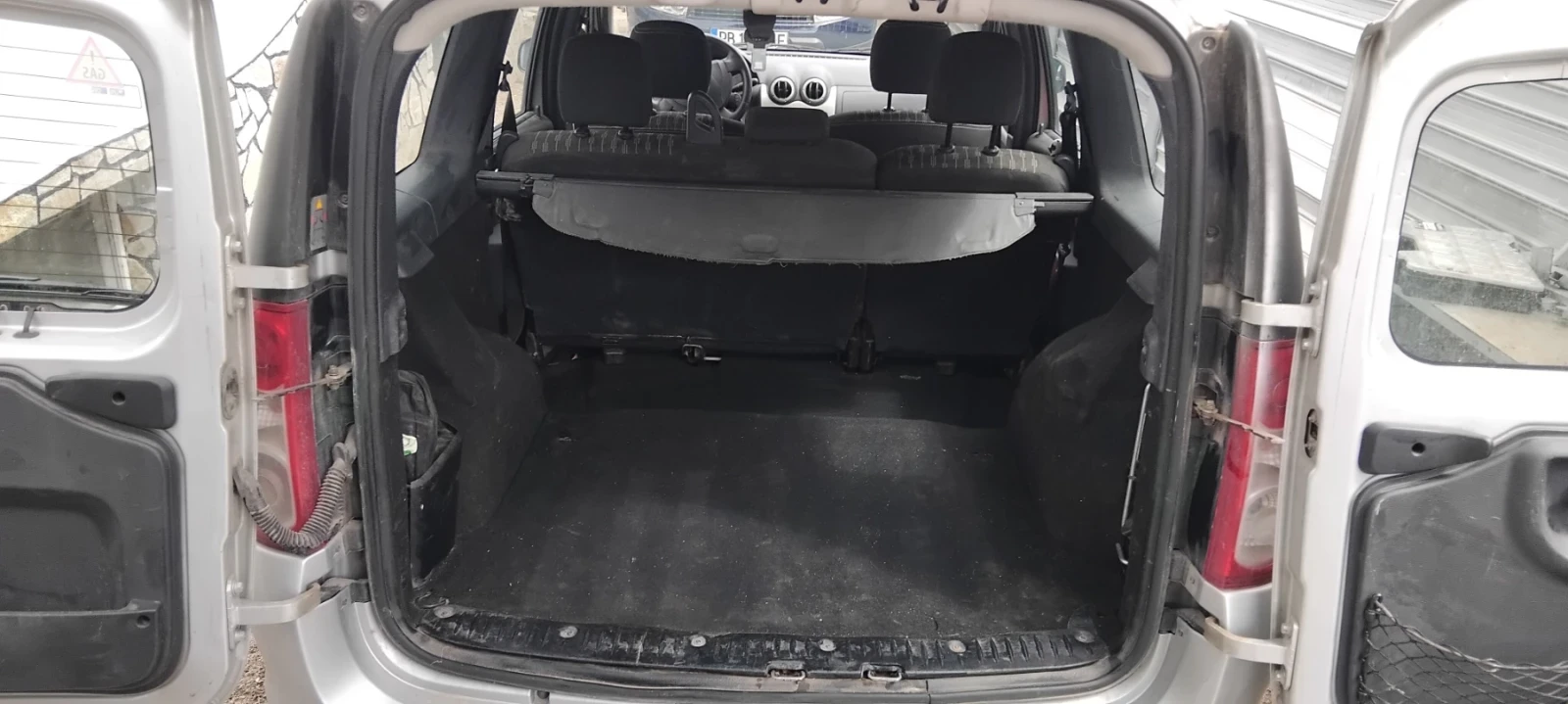Dacia Logan Газ  бензин, снимка 10 - Автомобили и джипове - 55954320