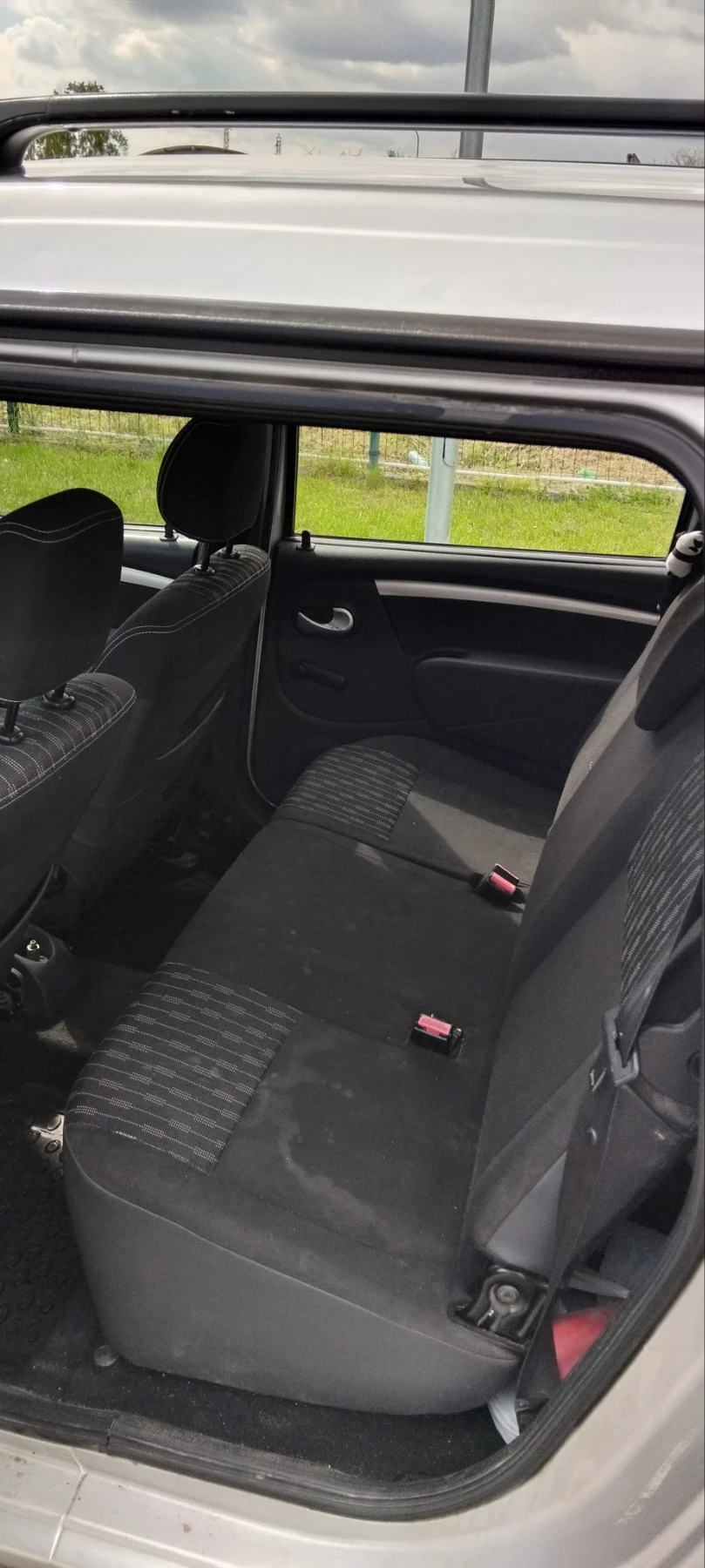 Dacia Logan Газ  бензин, снимка 12 - Автомобили и джипове - 55954320