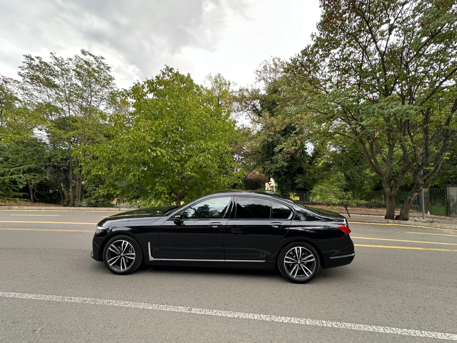 BMW 730  X-drive Carbon core Lazer light/, снимка 2 - Автомобили и джипове - 56020153