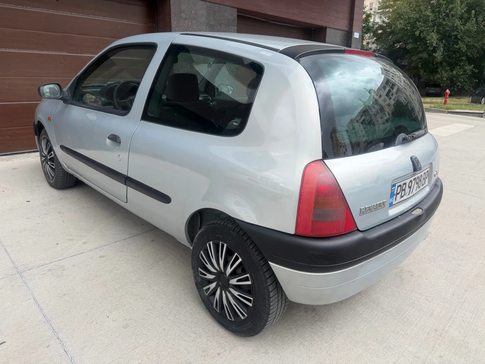 Renault Clio 1.2, снимка 4 - Автомобили и джипове - 56552359