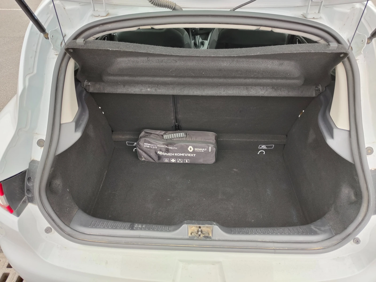 Renault Clio, снимка 8 - Автомобили и джипове - 56687782