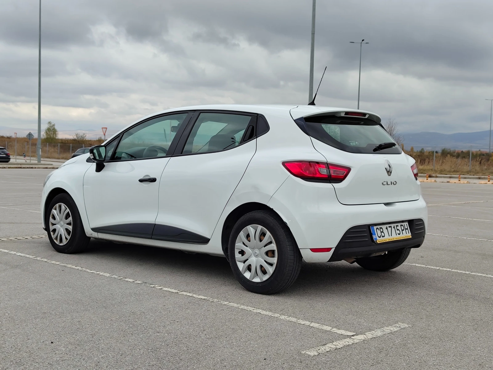 Renault Clio, снимка 5 - Автомобили и джипове - 56687782