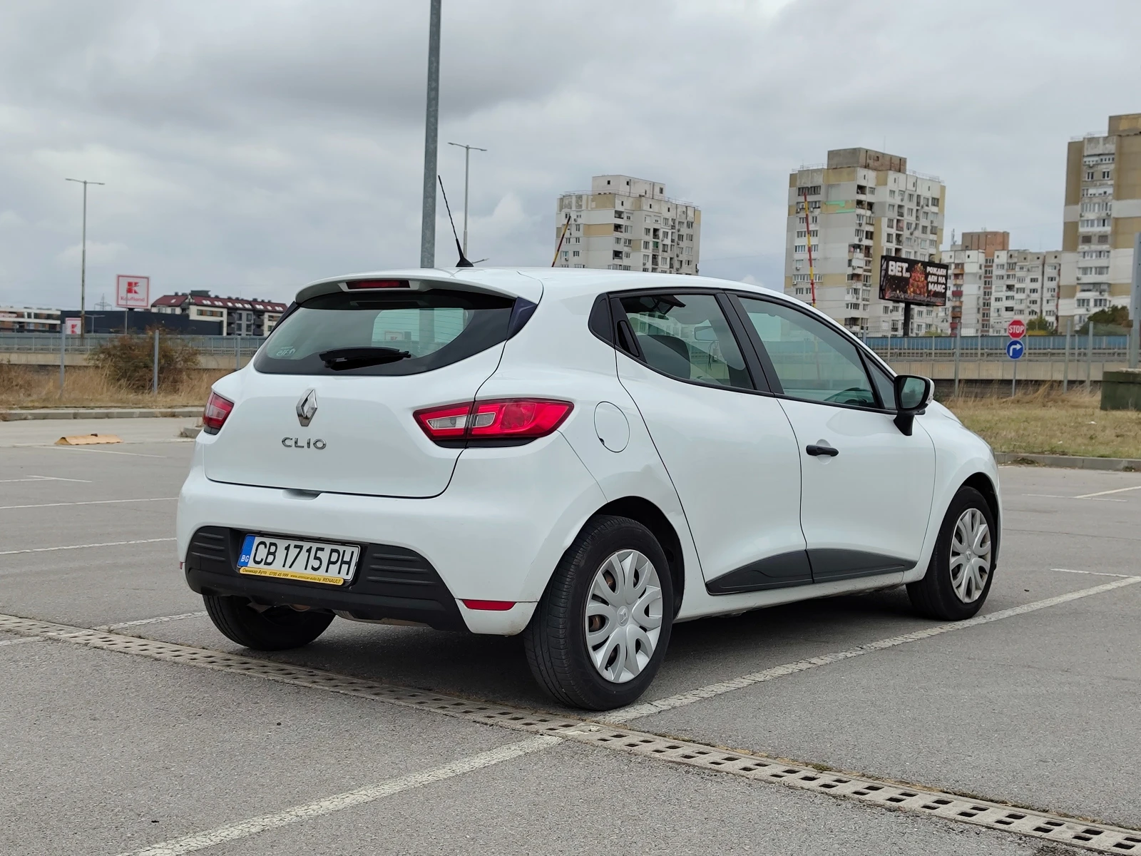 Renault Clio, снимка 6 - Автомобили и джипове - 56687782