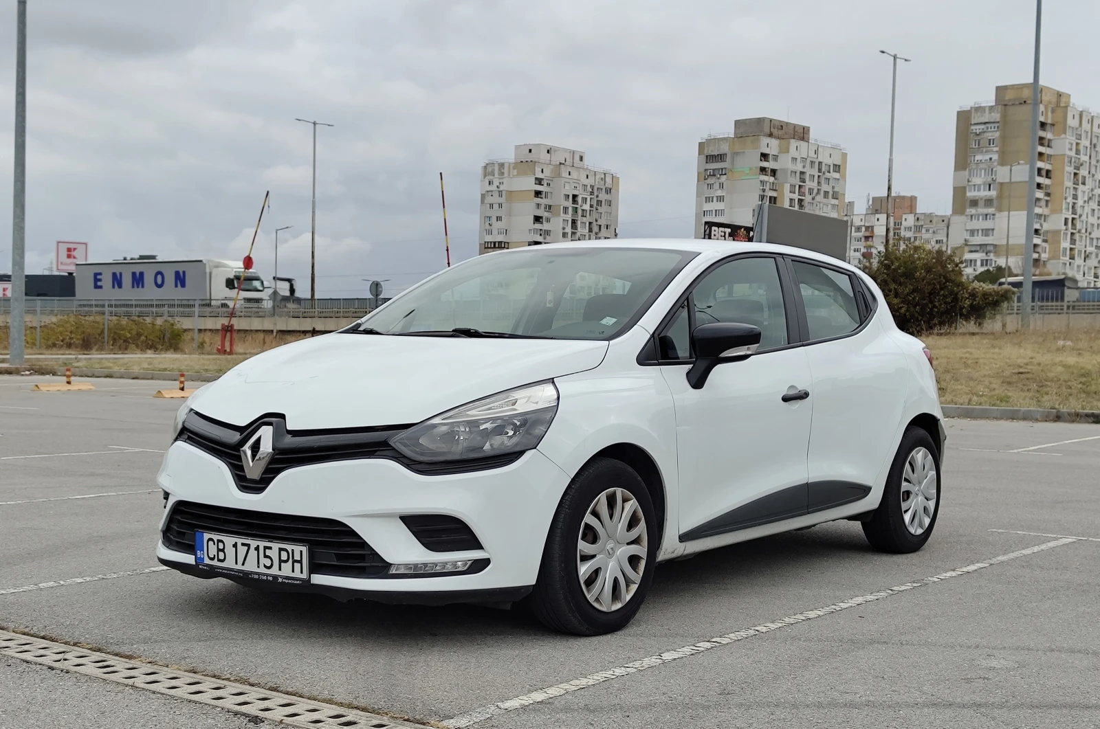 Renault Clio, снимка 3 - Автомобили и джипове - 56687782