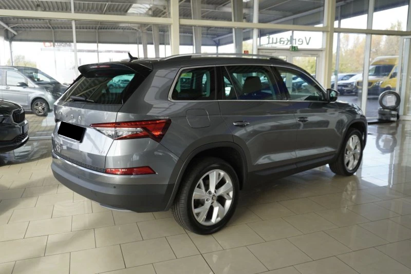 Skoda Kodiaq 2.0TDI 200 к.с. 7-местен Matrix Navi, снимка 2 - Автомобили и джипове - 47938077