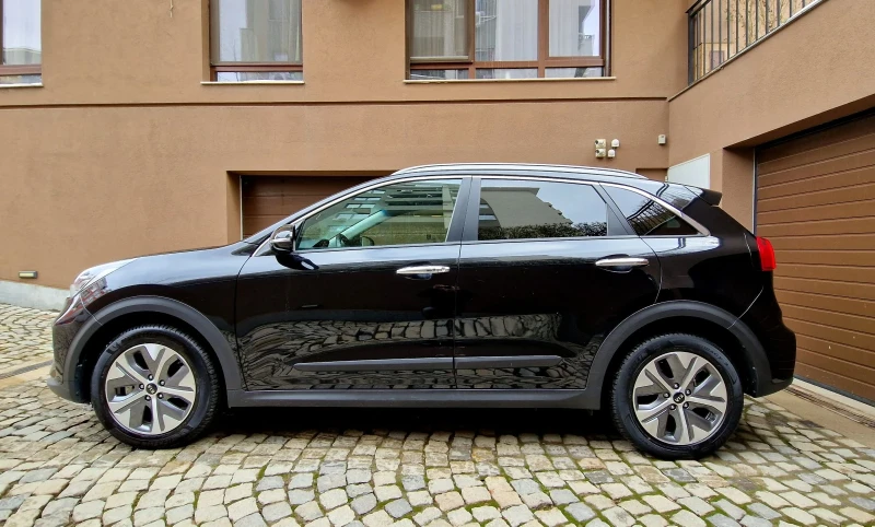 Kia Niro 64KW/ПЪЛНА СЕРВИЗНА ИСТОРИЯ, снимка 6 - Автомобили и джипове - 48676617